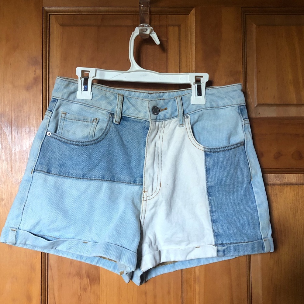 PACsun Moms Short size 27. Color block style